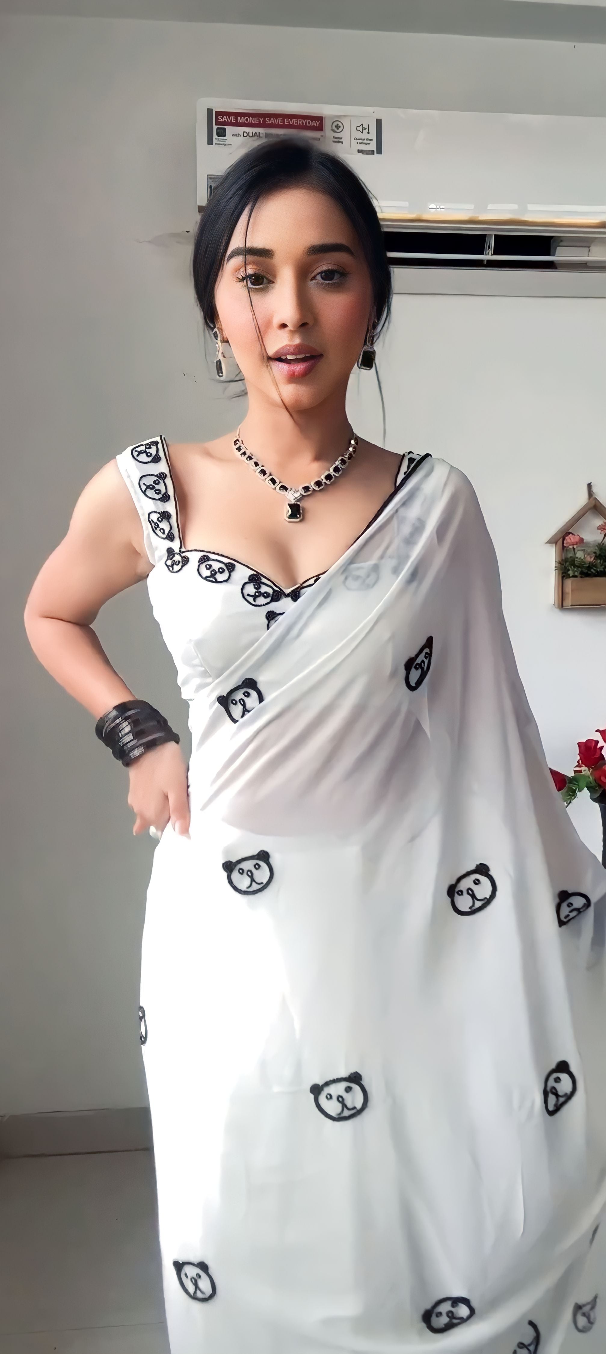 One Minute Ready To Wear Classic Allure White Saree