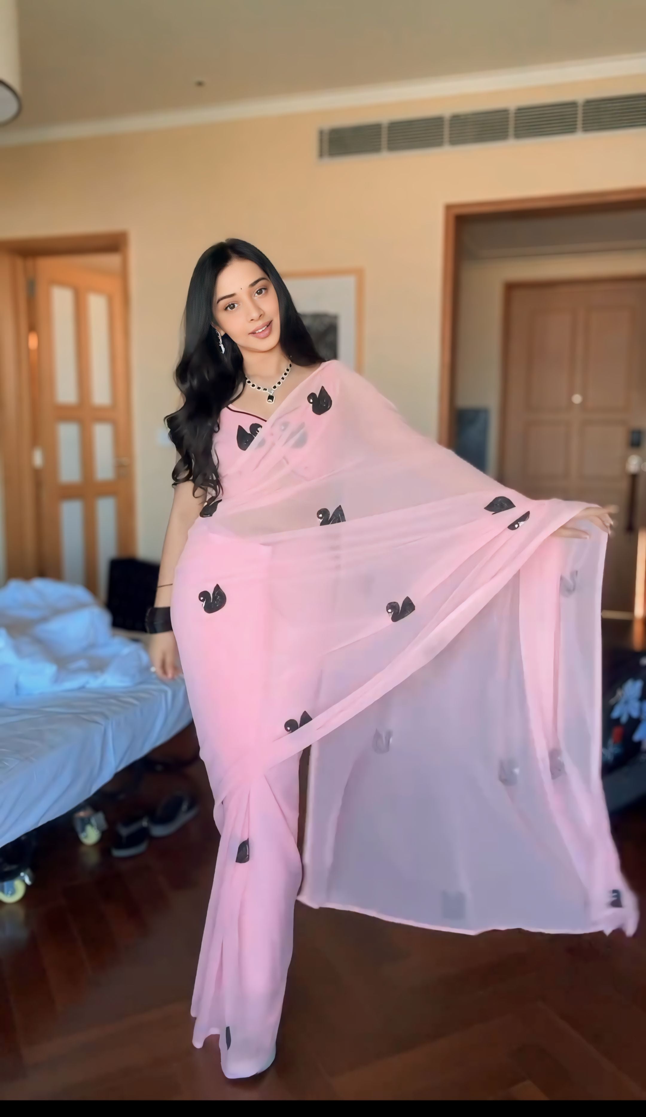 One Minute Ready To Wear Classic beauty Glamour in Bloom Saree