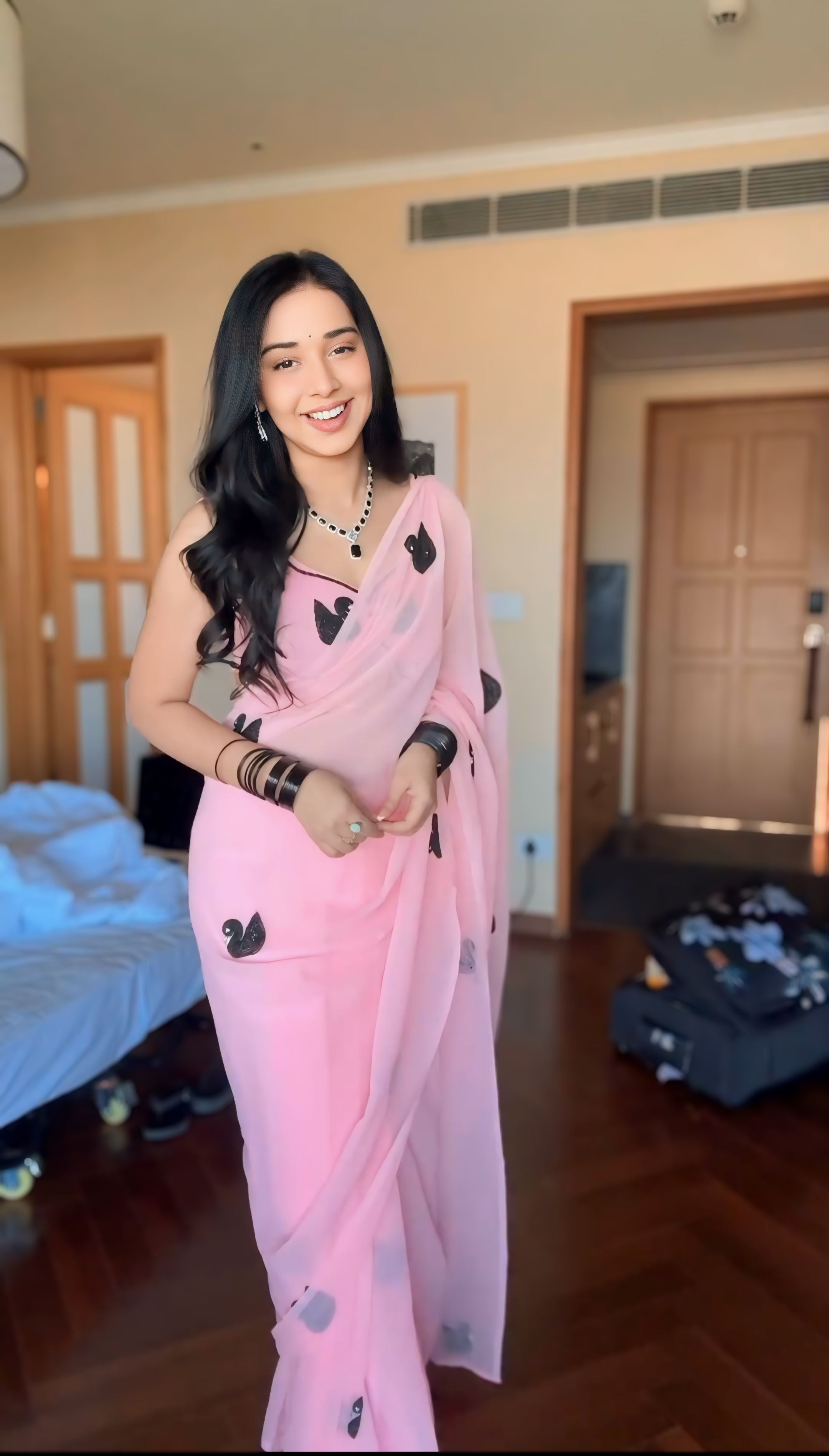 One Minute Ready To Wear Classic beauty Glamour in Bloom Saree