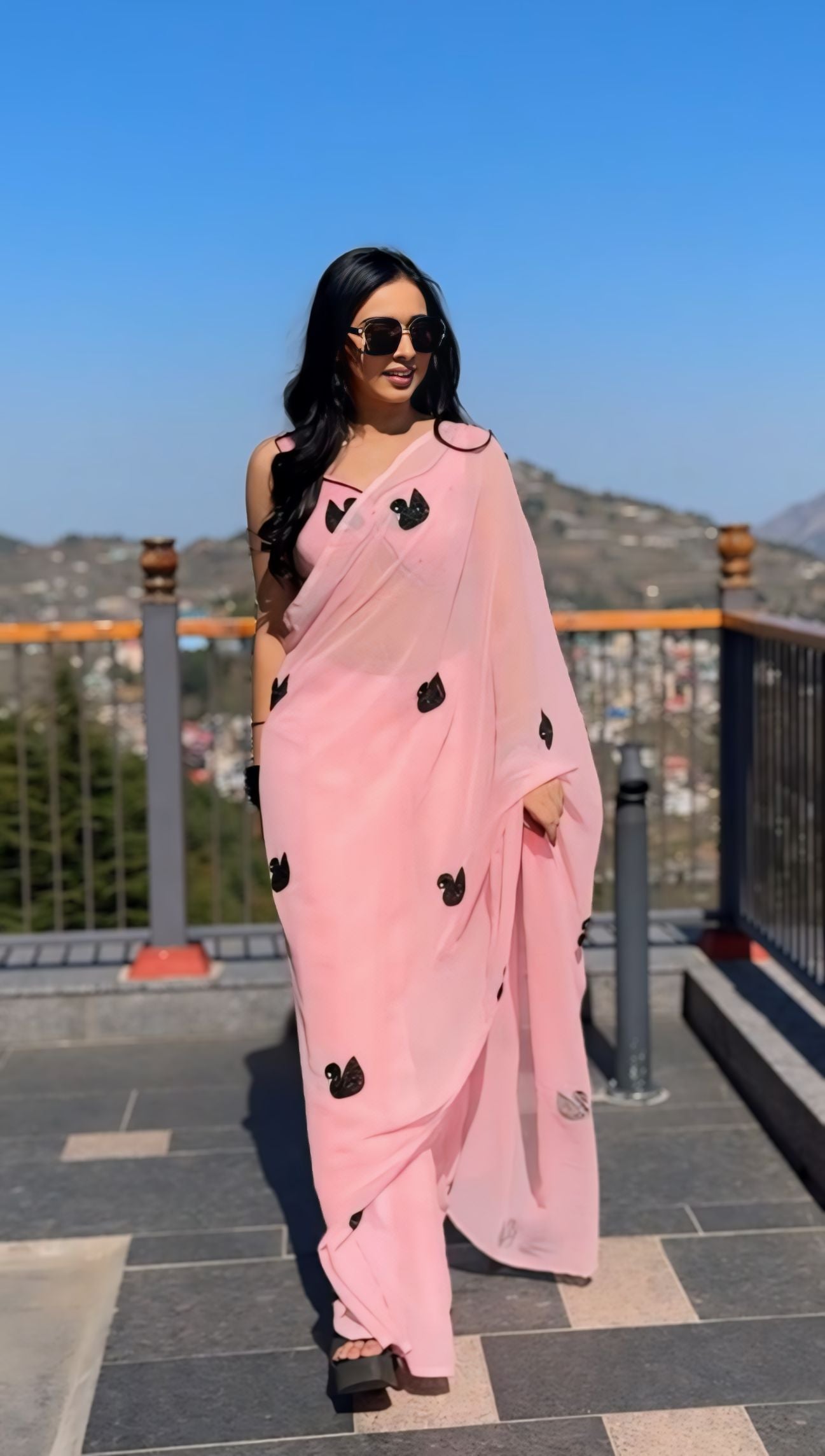 One Minute Ready To Wear Classic beauty Glamour in Bloom Saree