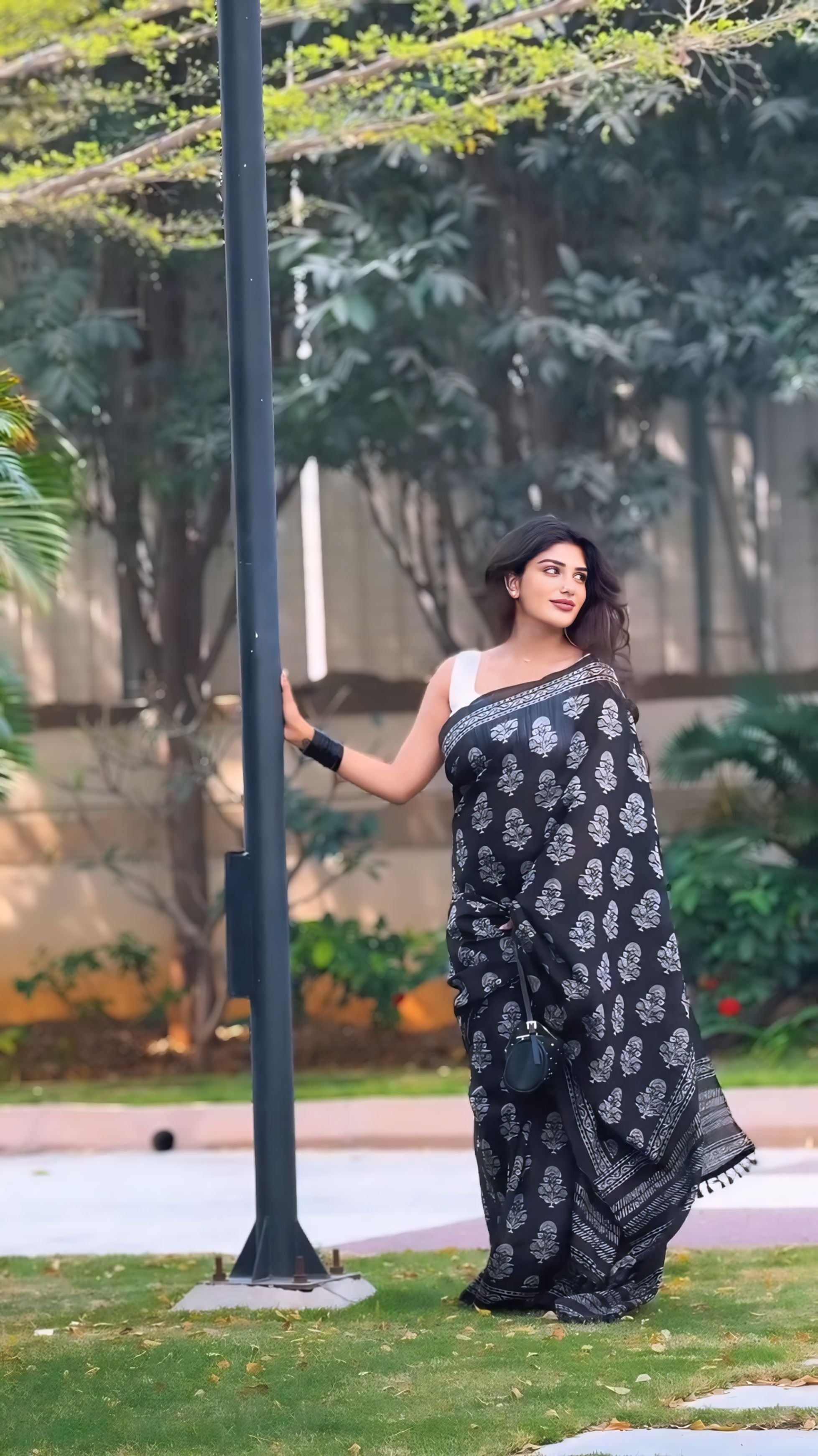 One Minute Ready To Wear Black Georgette Silk Saree