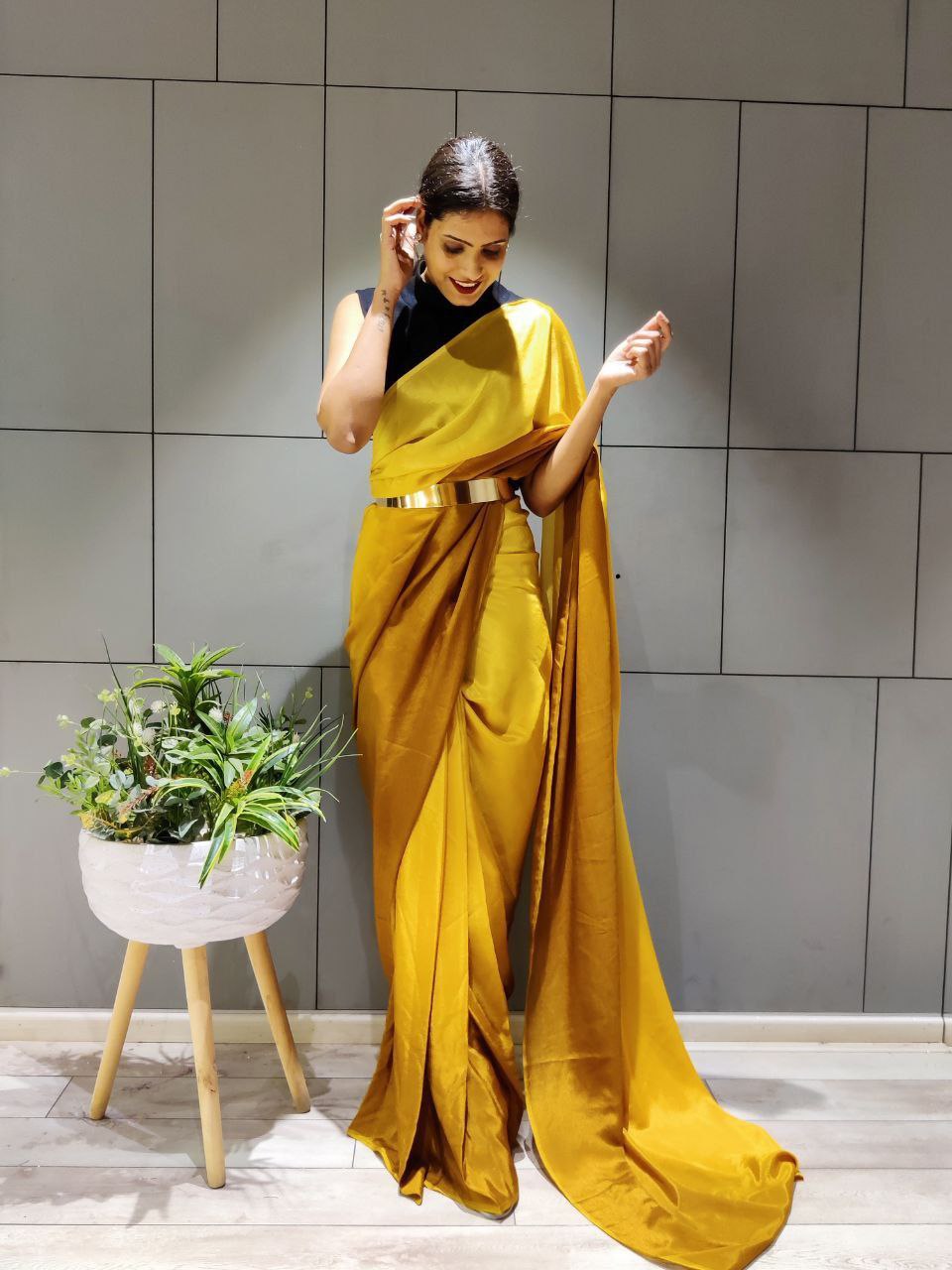 One Minute Ready To Wear Elegant Gradient Yellow Saree