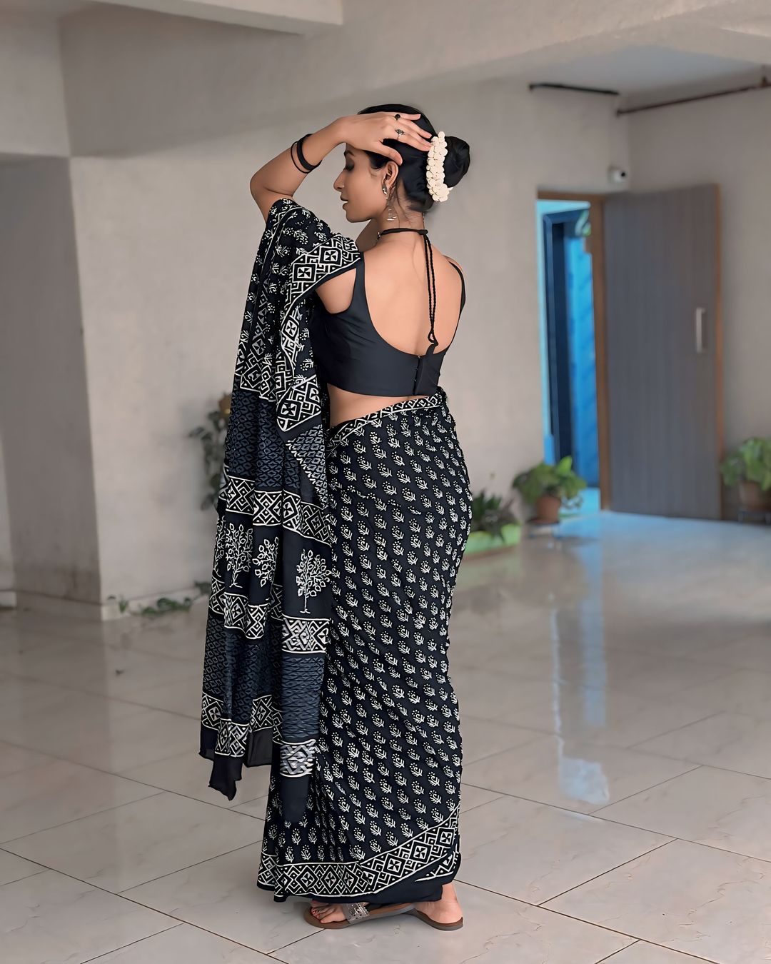 One Minute Ready To Wear Black Printed Daily Wear Cotton Linen Saree