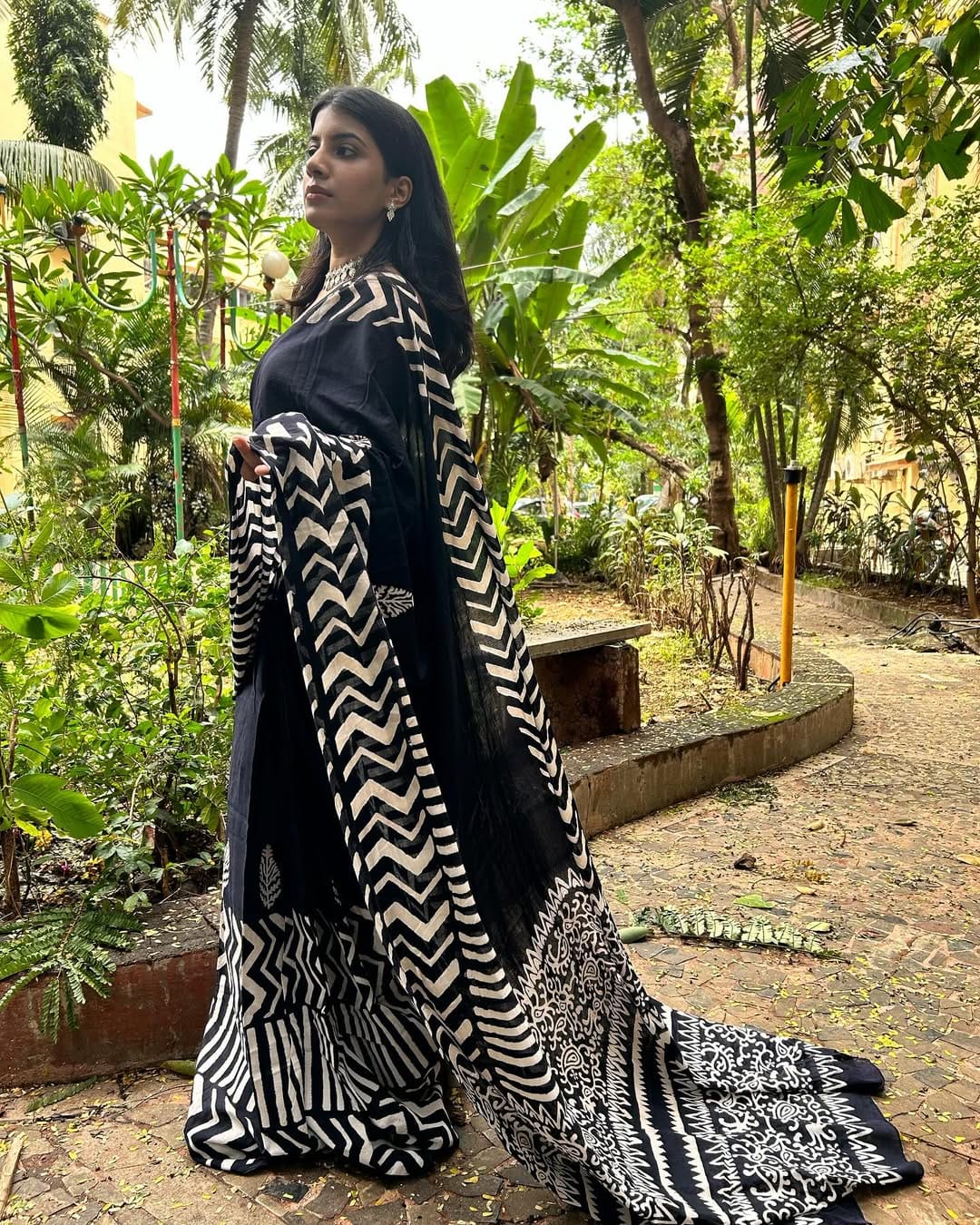 One Minute Ready To Wear Black Color Mulmul Cotton With Pocket Saree