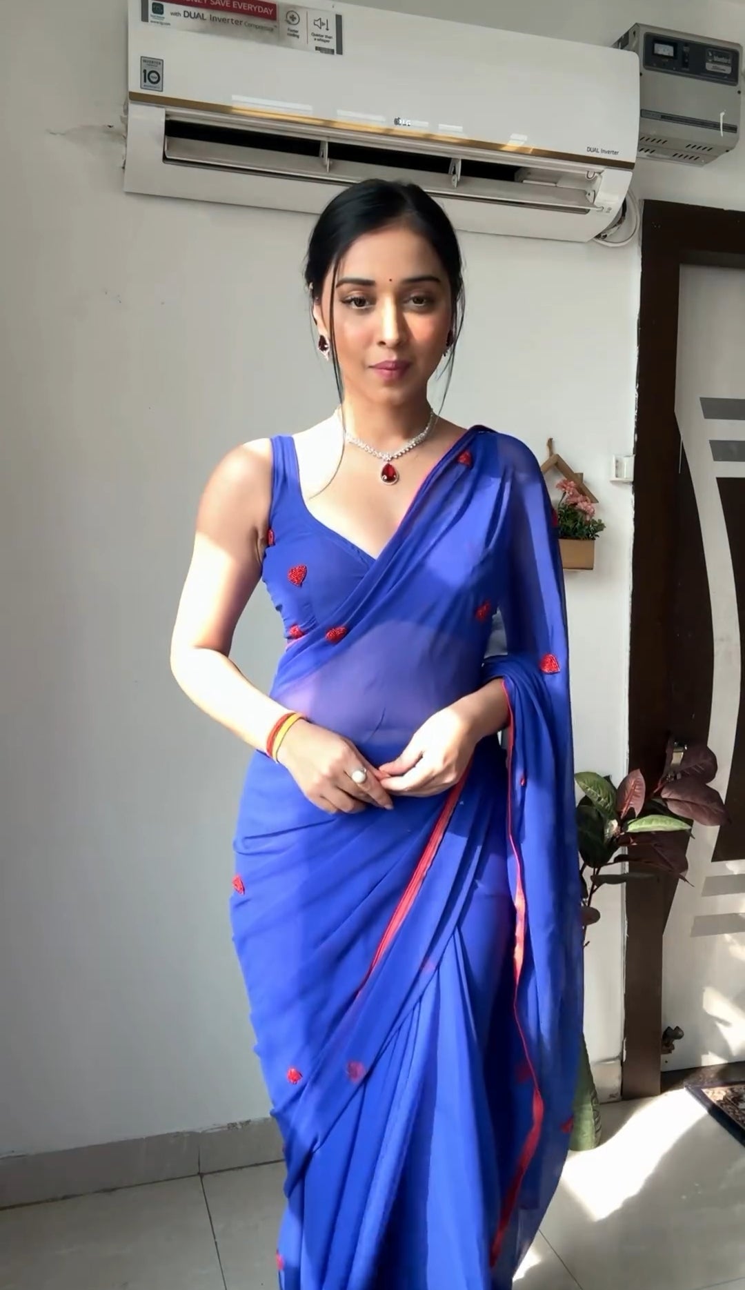 One Minute Ready To Wear Classic beauty Glamour in Bloom Saree