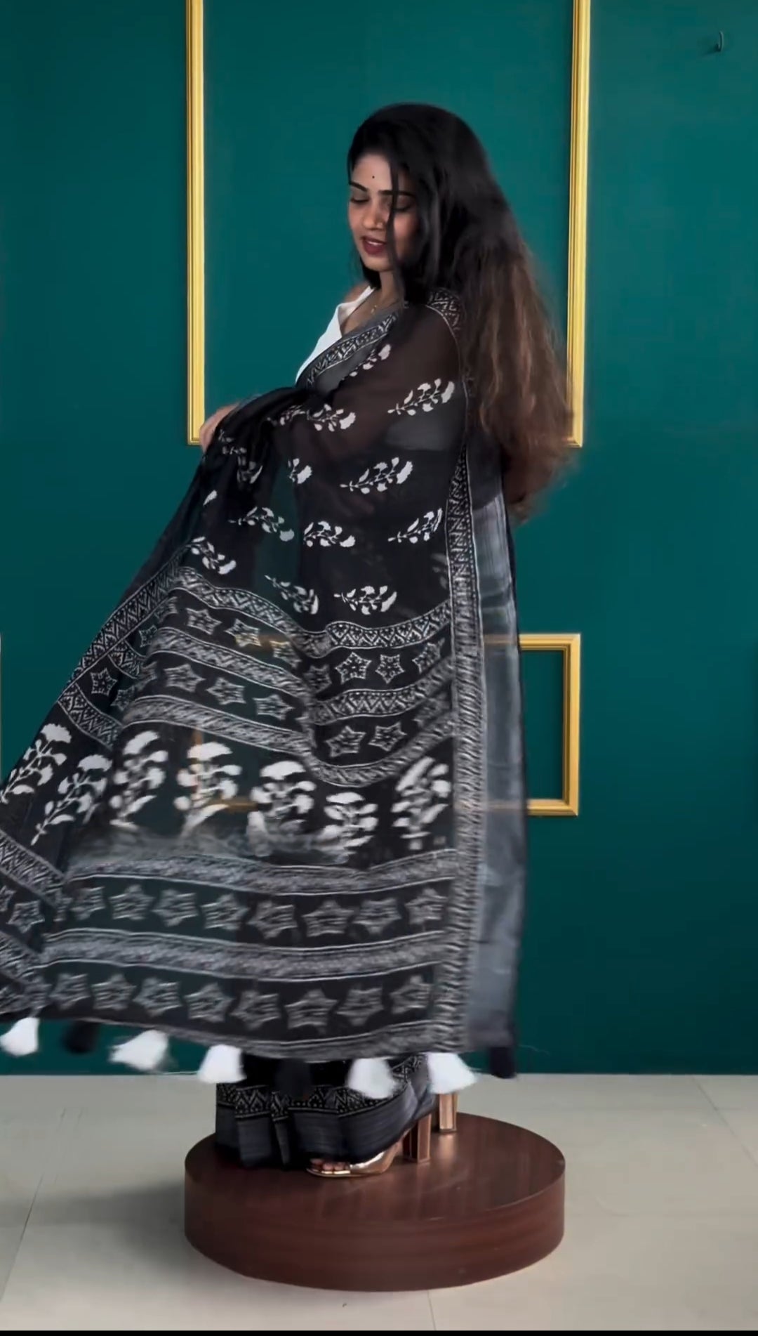 One Minute Ready To Wear Mogra Batik Printed Soft Line Saree