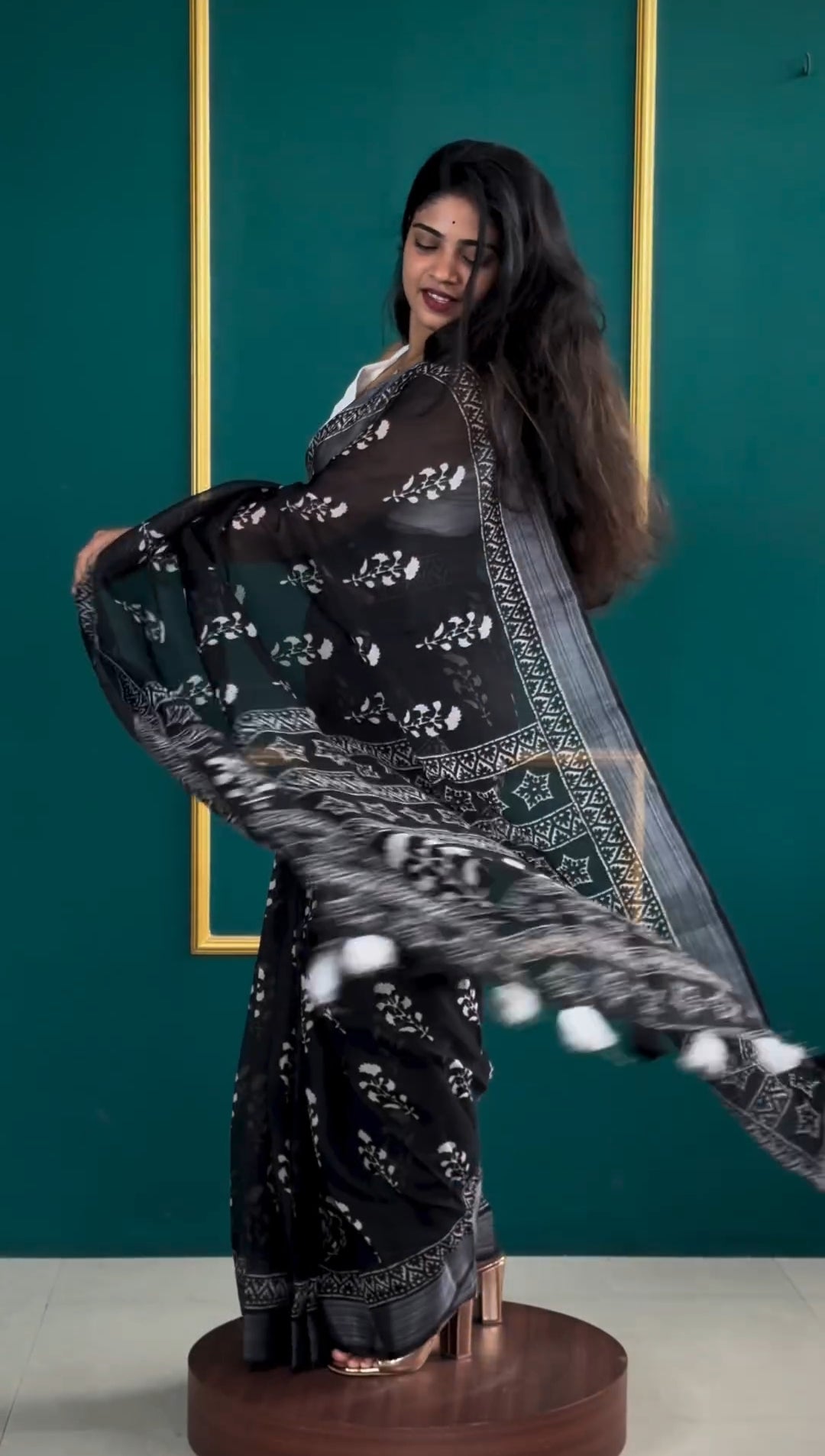 One Minute Ready To Wear Mogra Batik Printed Soft Line Saree
