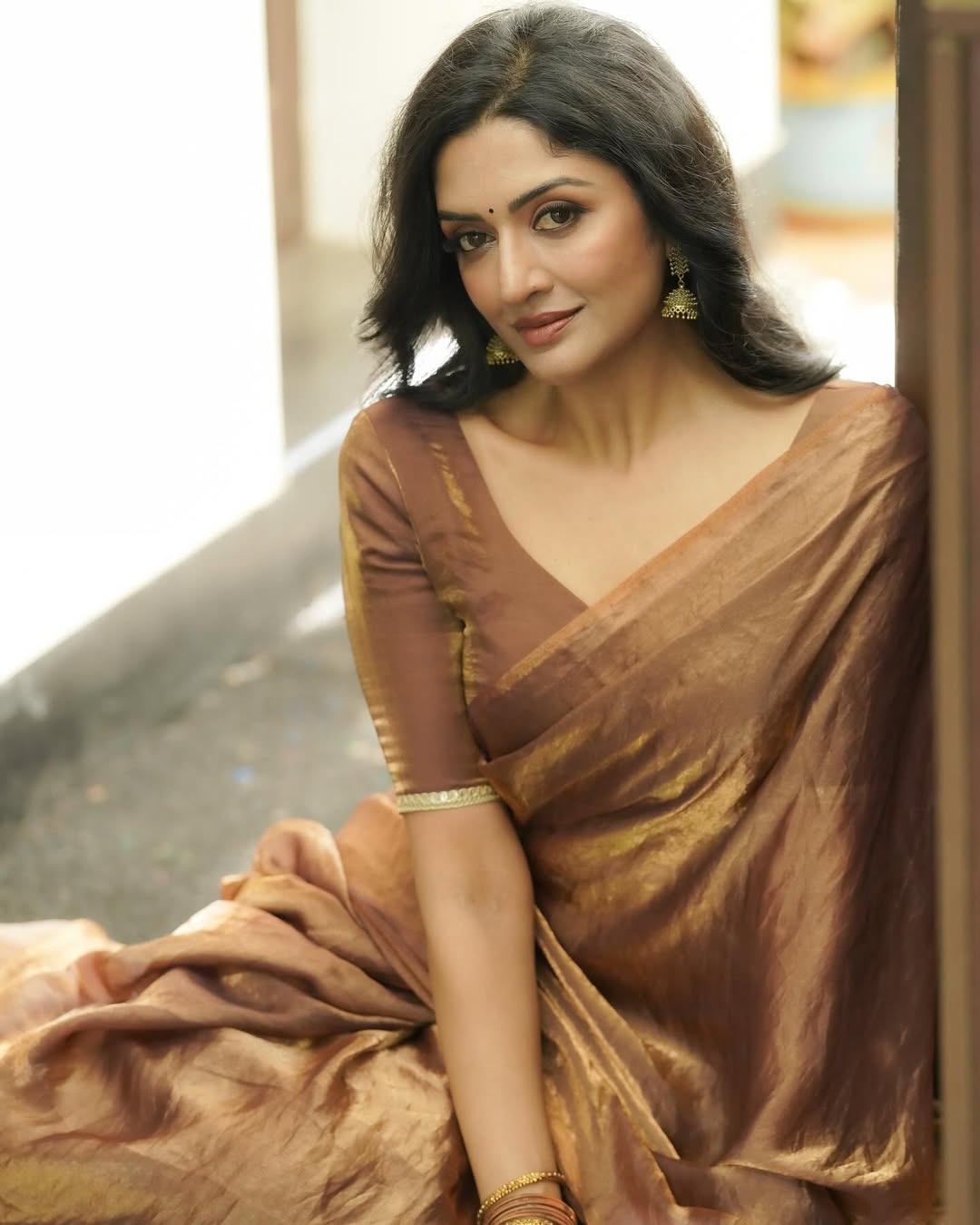 One Minute Ready To Wear Golden And Shining Party Wear Saree With Stitch Blouse