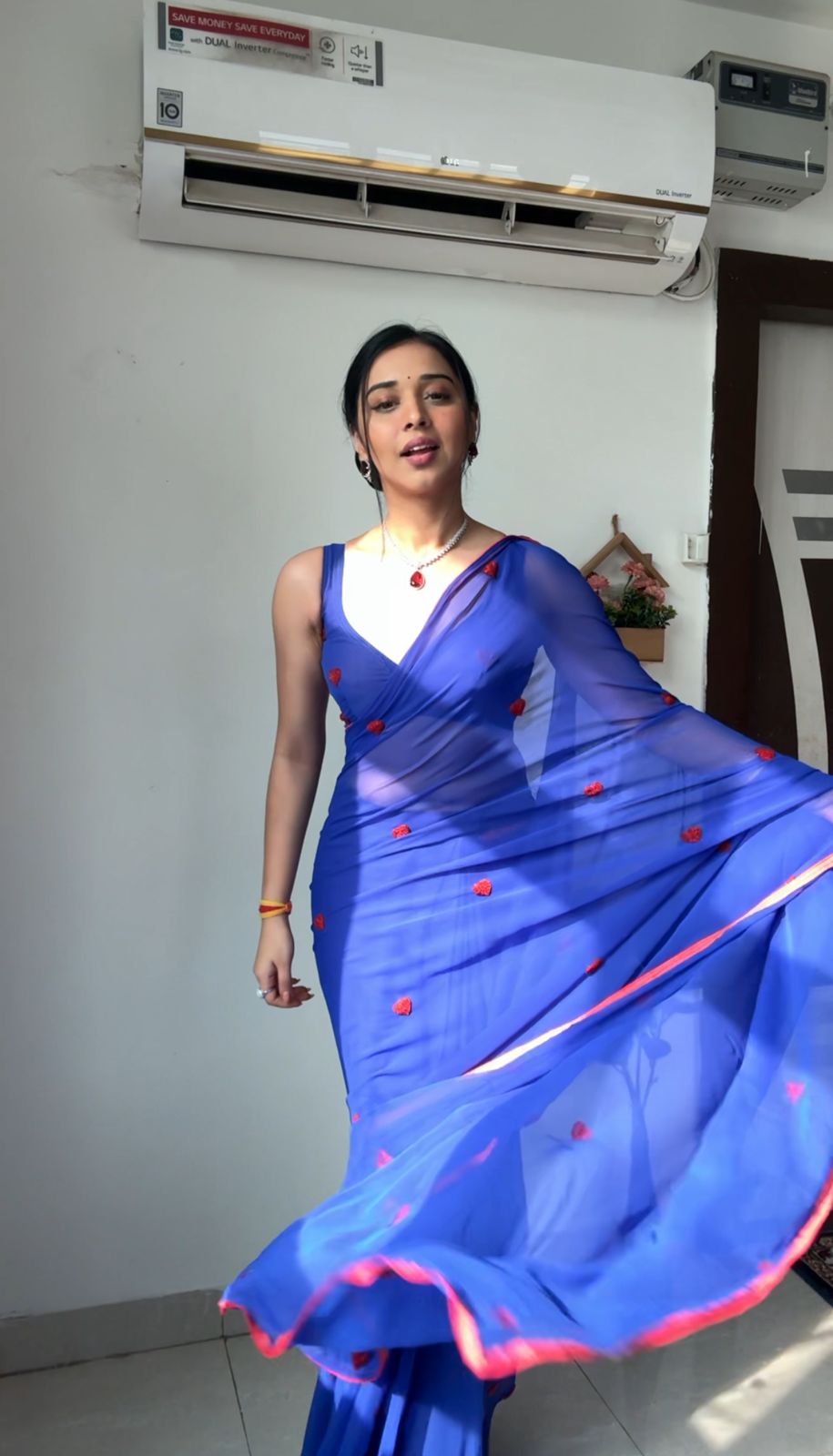 One Minute Ready To Wear Classic beauty Glamour in Bloom Saree