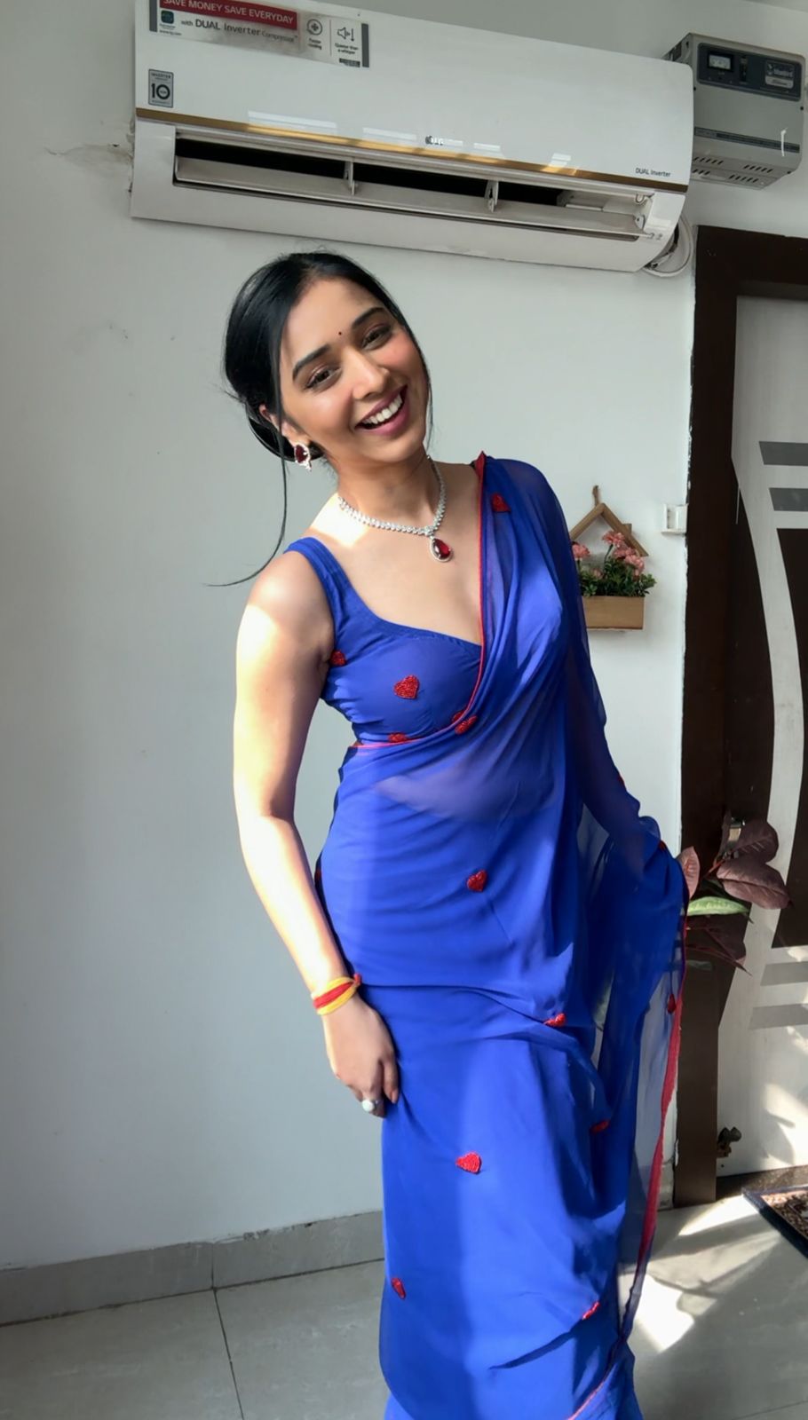 One Minute Ready To Wear Classic beauty Glamour in Bloom Saree