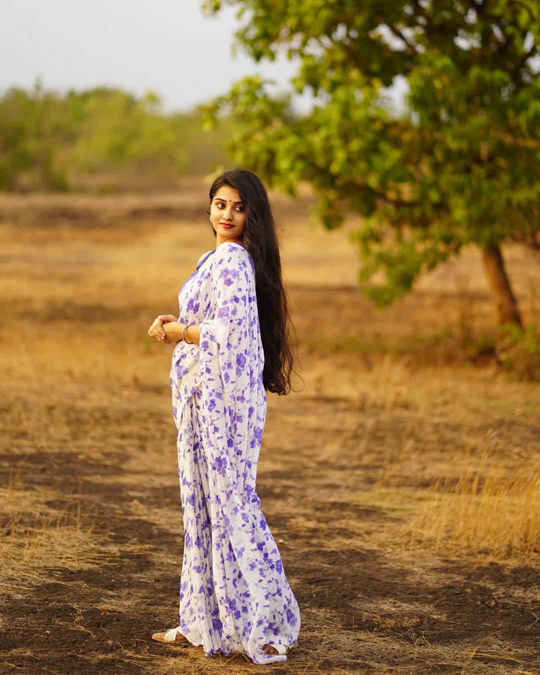 One Minute Ready To Wear Off White Georgette Saree
