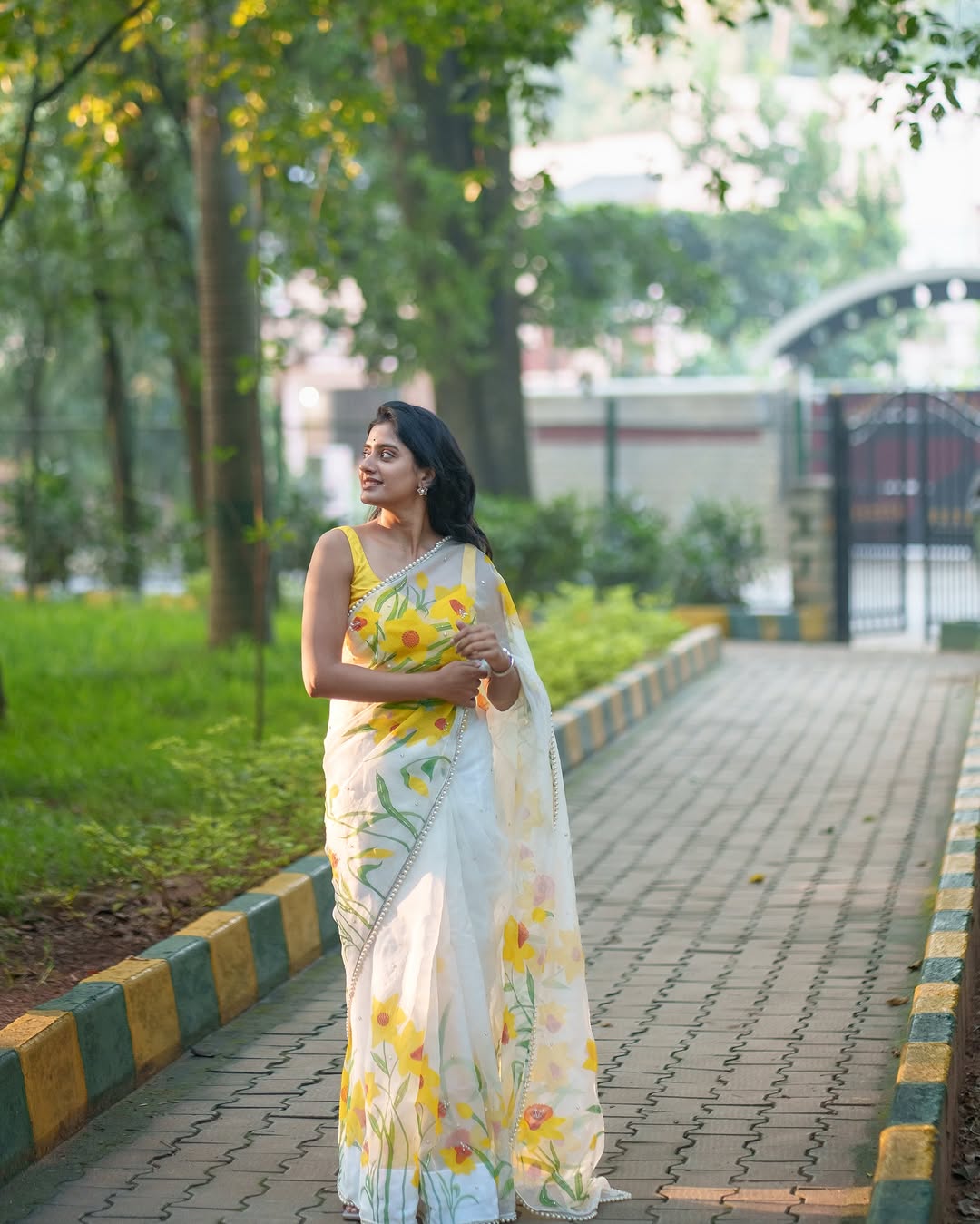 One Minute Ready To Wear Engrossing Off White Organza Silk Saree with Stitch Blouse