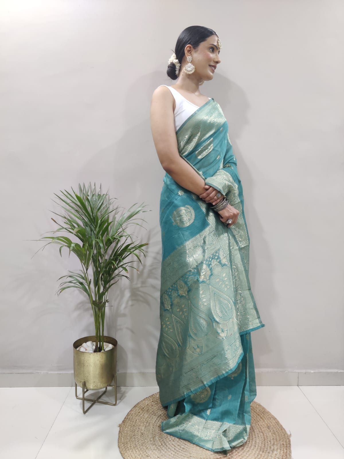 One Minute Ready To Wear Cream Pure Banarasi Silk Saree