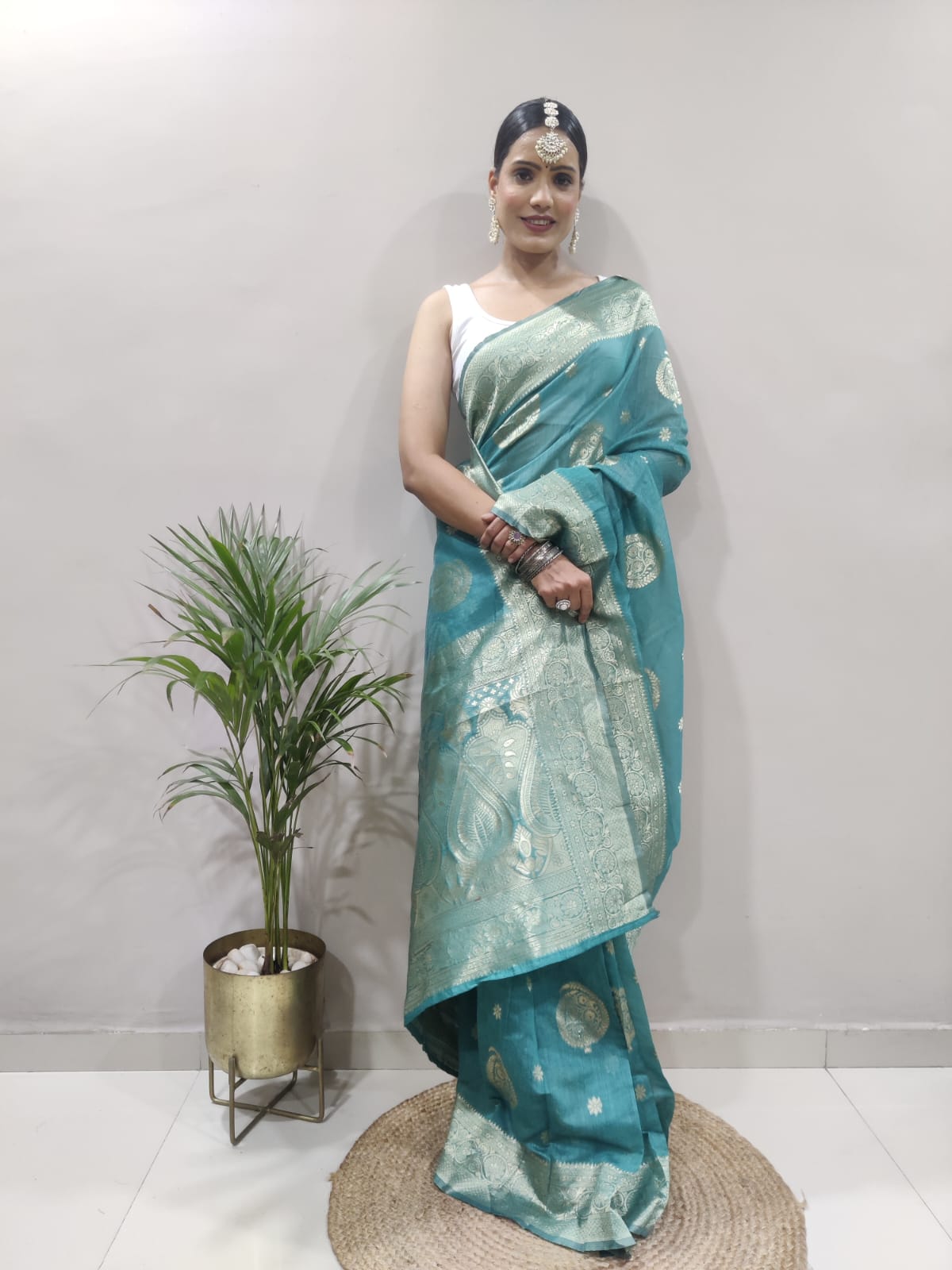 One Minute Ready To Wear Cream Pure Banarasi Silk Saree