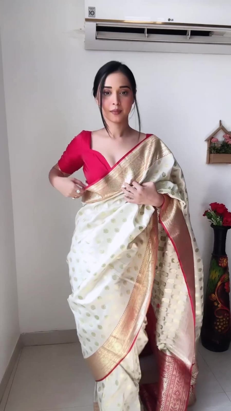 One Minute Ready To Wear Scarlet Passionate Weave Saree