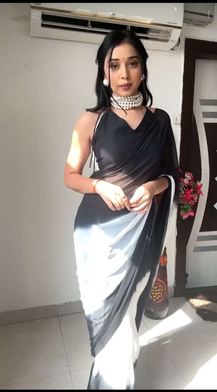 One Minute Ready To Wear Vintage Vogue Black and White Saree