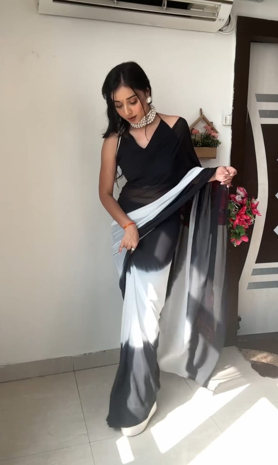 One Minute Ready To Wear Vintage Vogue Black and White Saree