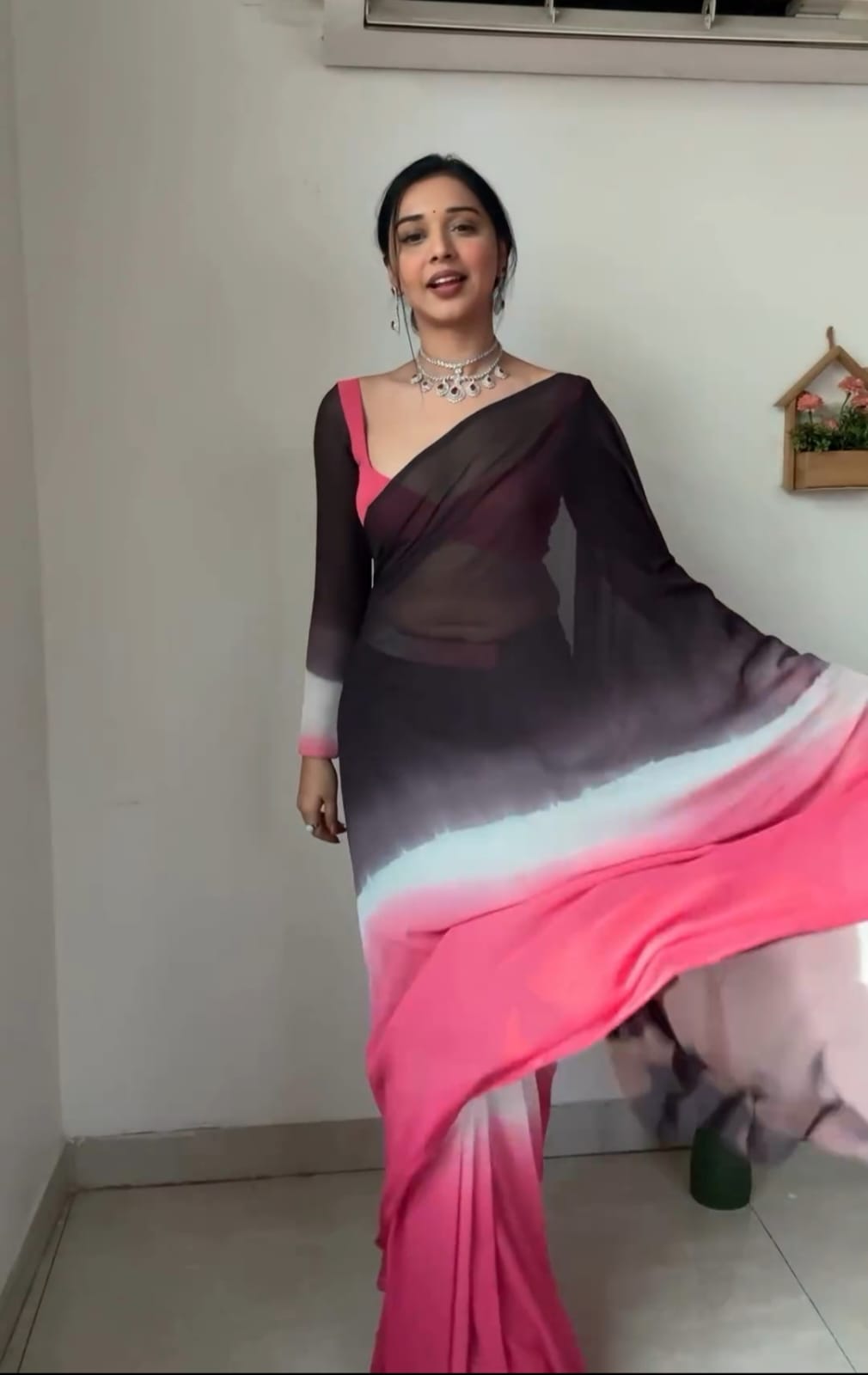 One Minute Ready To Wear Radiant Floral Weave Charm Saree